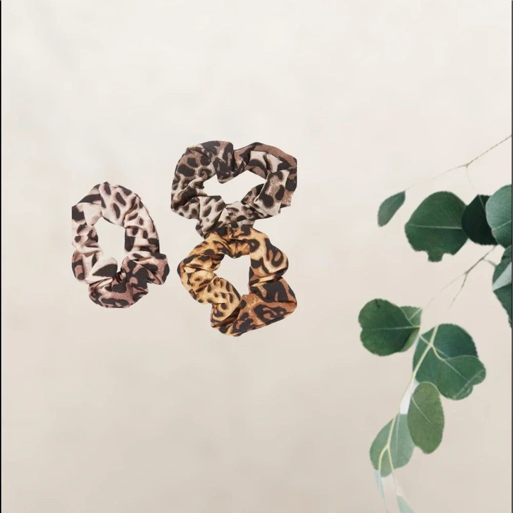 nOir Ombre Leopard Scrunchies